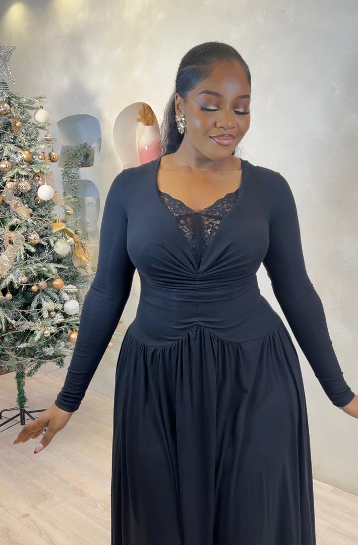 Neol Queen Maxi Dress