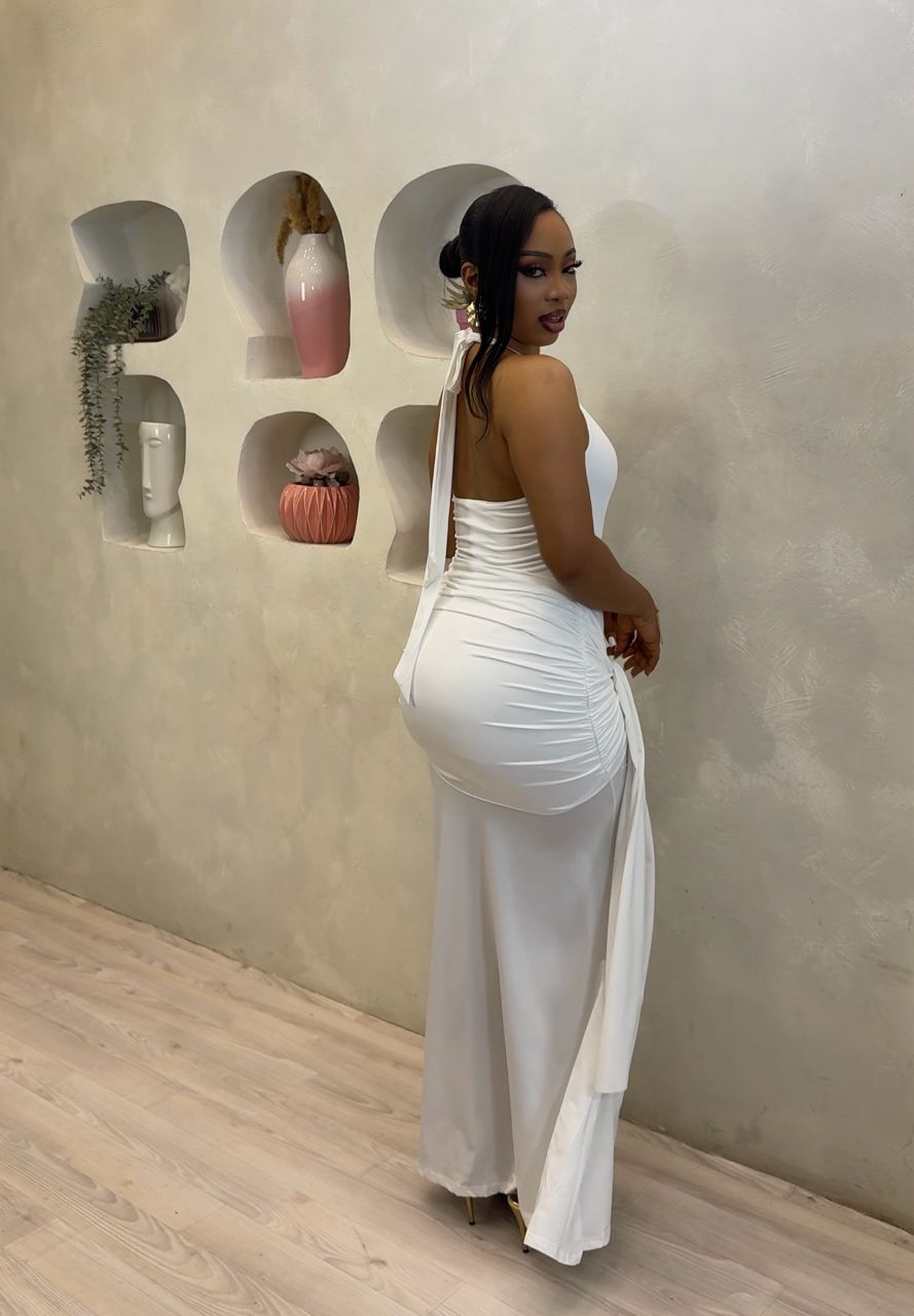 Sleek bodycon maxi dress
